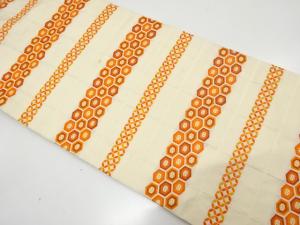 横段に古典柄織り出し　名古屋帯